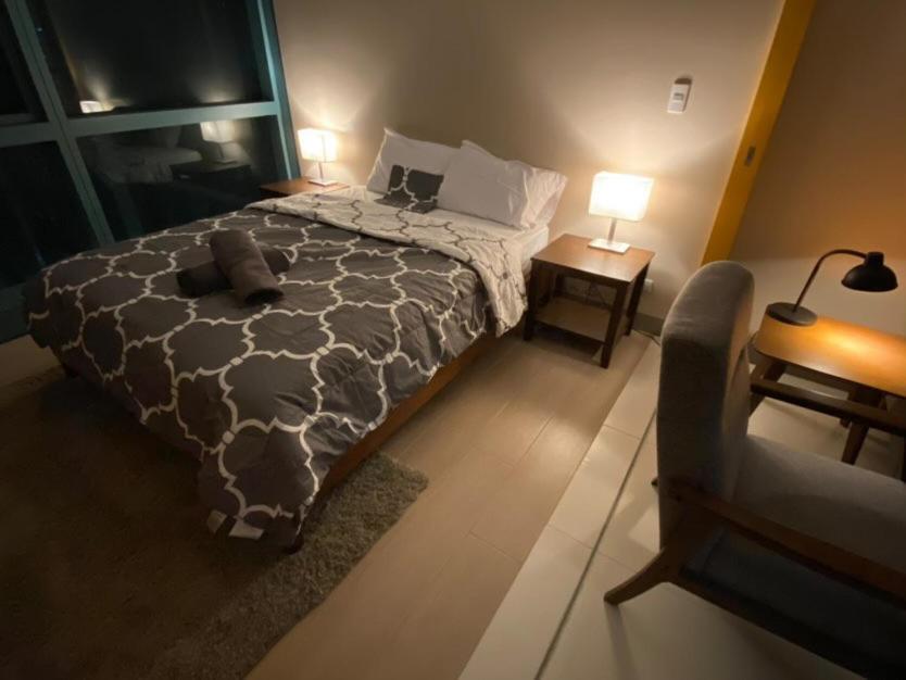1 Bedroom Uptown Bgc Across Uptown Mall Manila Kültér fotó