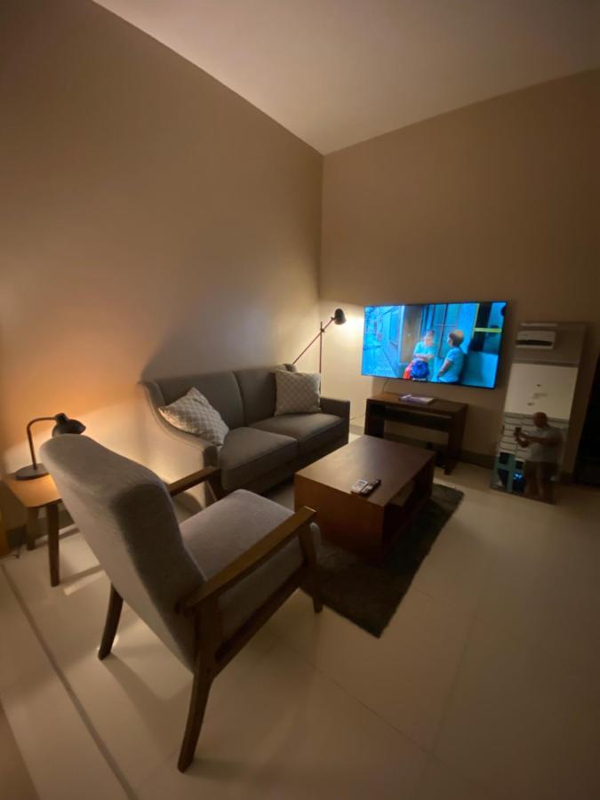 1 Bedroom Uptown Bgc Across Uptown Mall Manila Kültér fotó