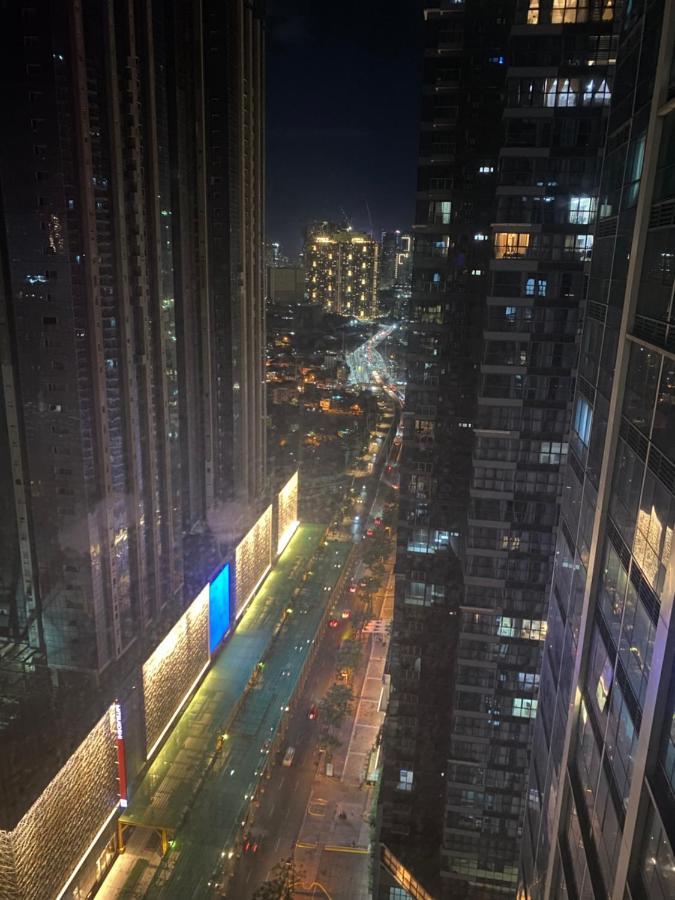 1 Bedroom Uptown Bgc Across Uptown Mall Manila Kültér fotó