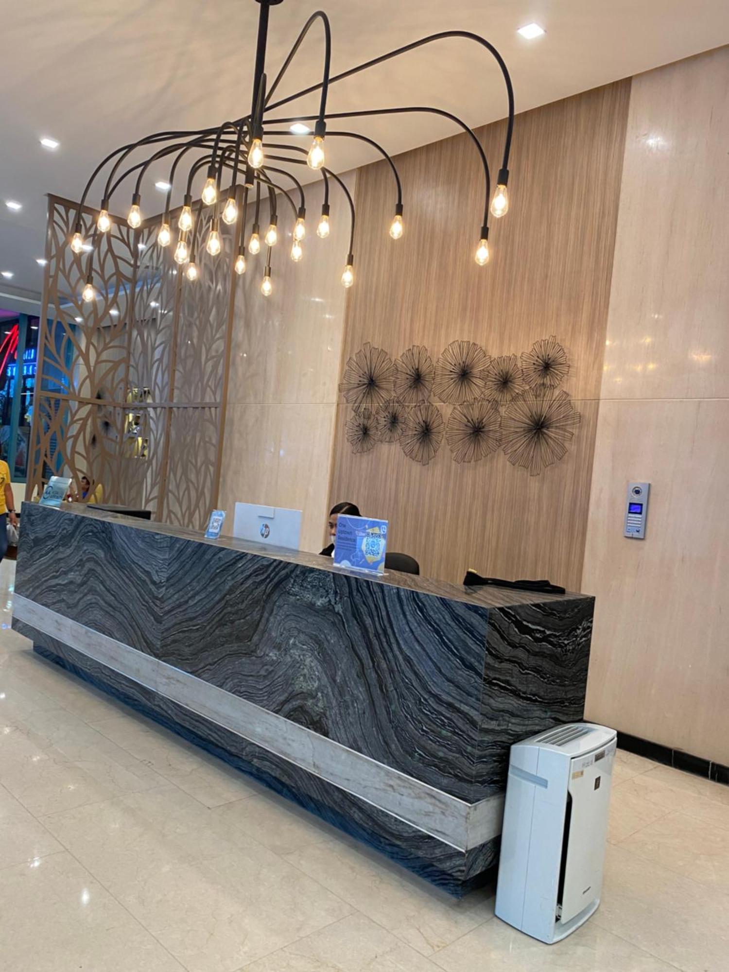 1 Bedroom Uptown Bgc Across Uptown Mall Manila Kültér fotó